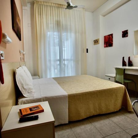 Hotel Dell'Angelo Rimini Exterior foto